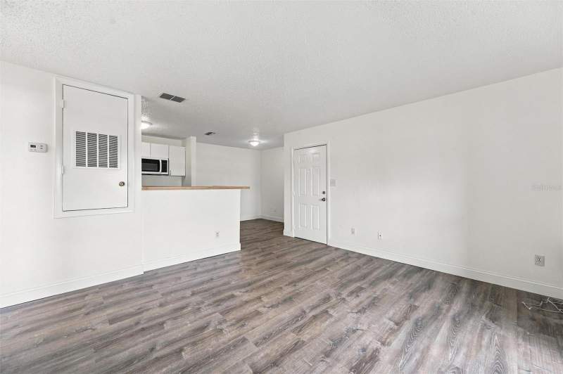 1 bedroom Condominium at 1400 Gandy Boulevard #416, Windjammer Condo, St Petersburg — photo 5