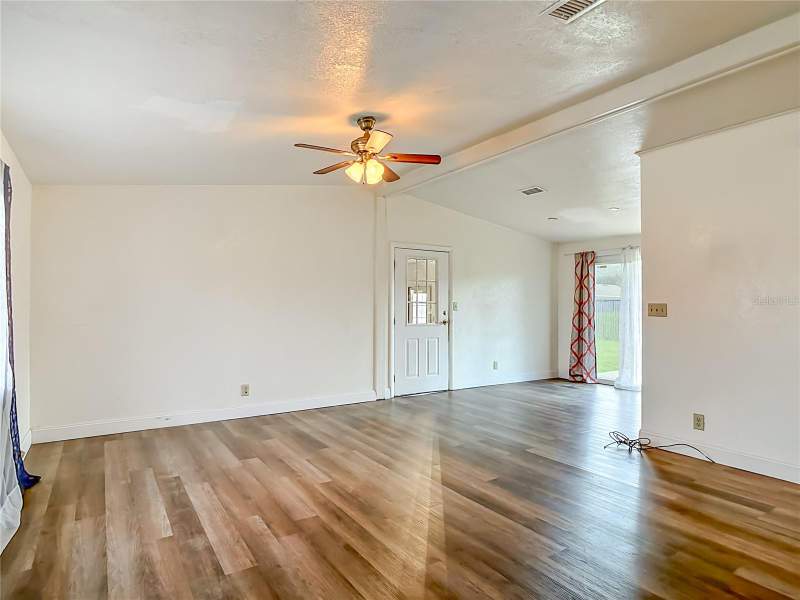 3 bedroom Manufactured Home at 943 MONROE HARBOR PLACE, SANFORD PLACE, SANFORD — photo 2