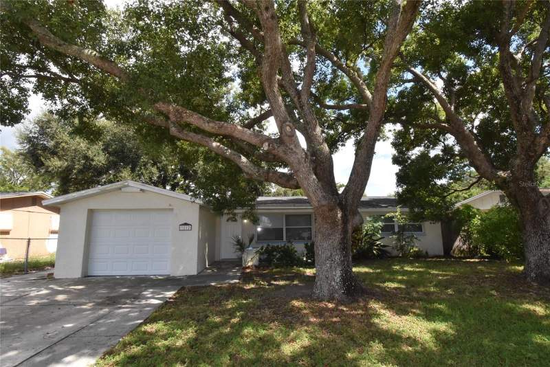 3212 BLUE BIRD DRIVE home for sale in Colonial Hills