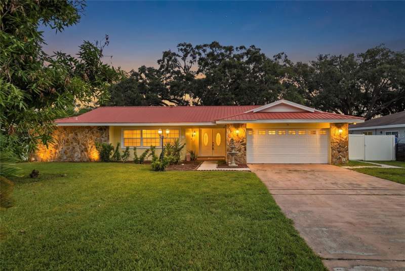 1514 BURNING TREE LANE home for sale in Brandon Country Estates