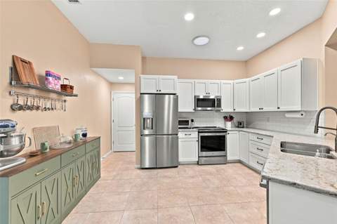 2333 Brookfield Greens Circle #45, Sun City Center FL - photo 7 of 94
