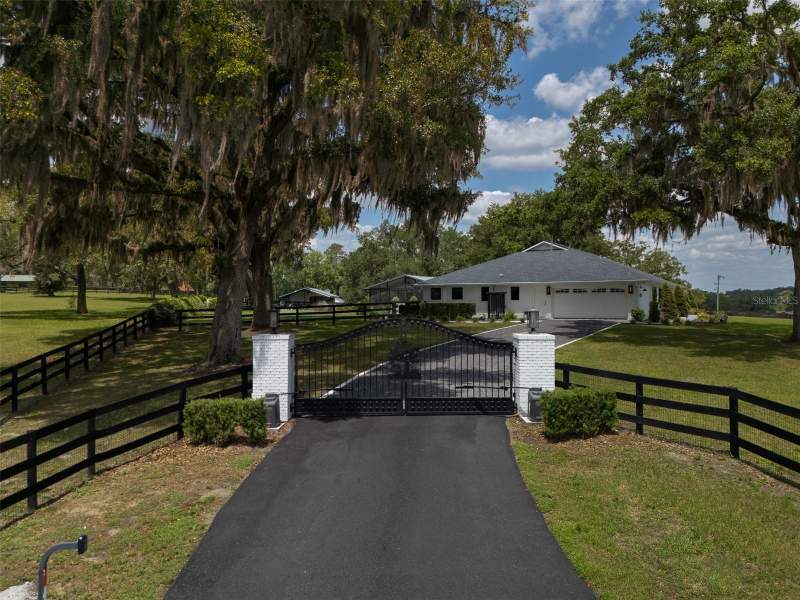 3 bedroom Farm at 10250 NW 76th Terrace, Mossbrook Farms, Ocala — photo 2