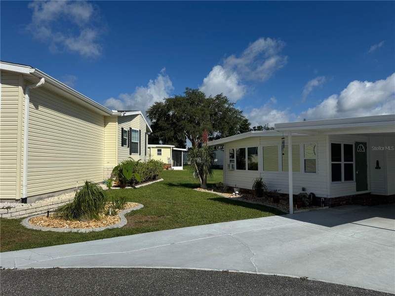 2 bedroom Mobile Home at 102 Tangelo Cove, Hawthorne At Leesburg A Coop, Leesburg — photo 4