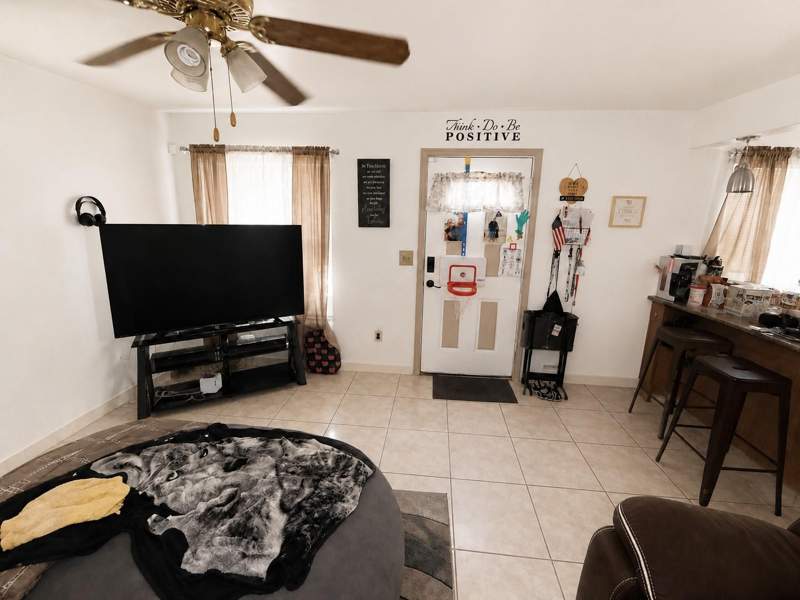 4 bedroom Single Family Residence at 7507 W Caracas Street, Holliday Village Sec 1, Tampa — photo 5