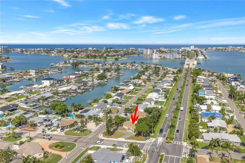 3 bedroom Single Family Residence at 7901 Causeway Boulevard, South Cswy Isle Sub, St Petersburg — photo 2