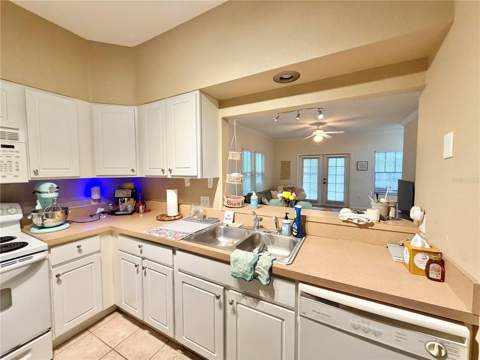 9177-203 SW 52nd Road #203, Gainesville FL - photo 6 of 29