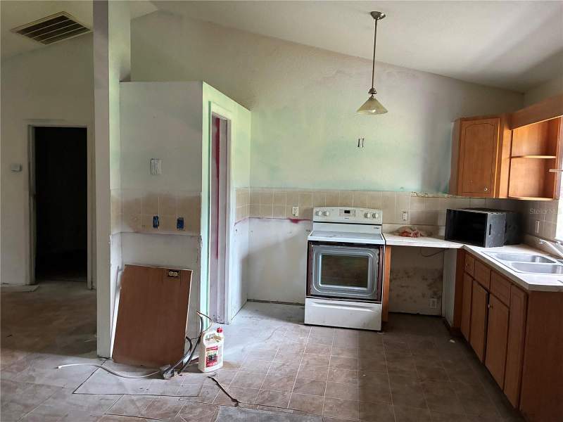 3 bedroom Single Family Residence at 8549 SW 136th Terrace, Rolling Hills 01, Dunnellon — photo 3