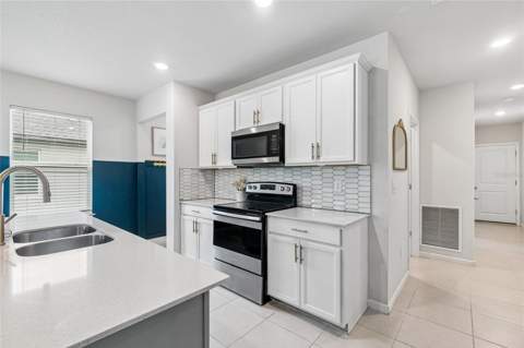 9047 Royal River Circle, Parrish FL - photo 13 of 33
