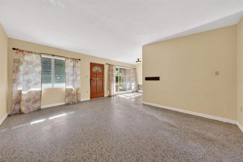 4 bedroom Single Family Residence at 710 Twin Oaks Lane, Breezee Shores Pt Rep, Eustis — photo 3