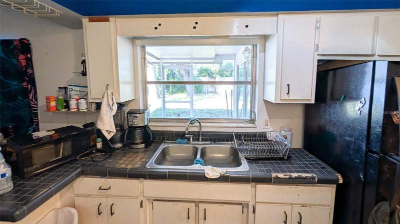 3 bedroom Single Family Residence at 1590 Peaceful Lane, Leisure Acres, Clearwater — photo 5