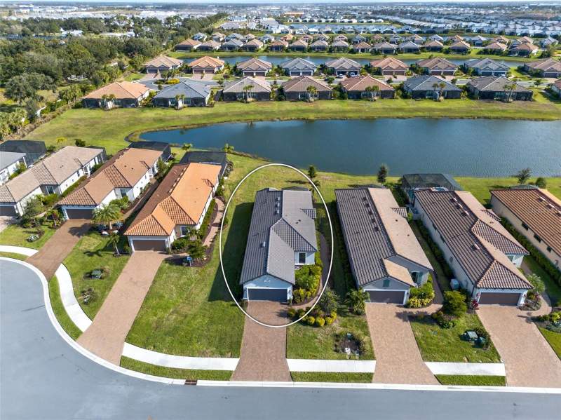 2 bedroom Single Family Residence at 3021 Veneto Court, Azario Esplanade Ph III Subph D, Lakewood Ranch — photo 4