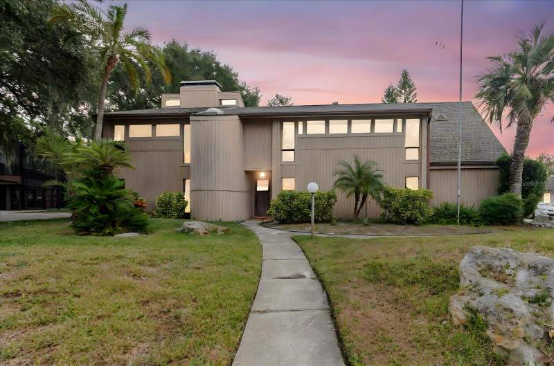 6 bedroom Single Family Residence at 4404 Old Orchard Drive, Carrollwood Village Sec 1, Tampa — photo 4