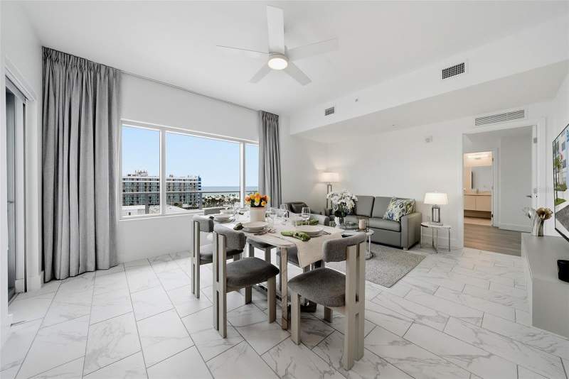 2 bedroom Condo - Hotel at 411 E Shore Drive #502, Cw Resort, Clearwater Beach — photo 4