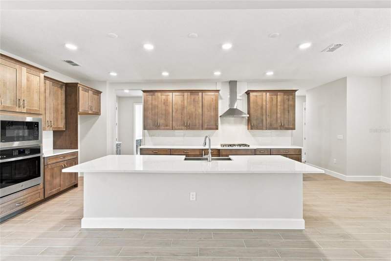 4 bedroom Single Family Residence at 3811 WOLVES CREEK PLACE, WILLOW RUN, APOPKA — photo 5