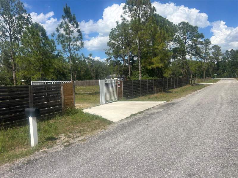 2 bedroom Manufactured Home at 4 Eden Cemetery Road, Oakridge Estates, Frostproof — photo 2