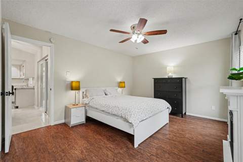 8064 Fawnridge Circle, Tampa FL - photo 15 of 32