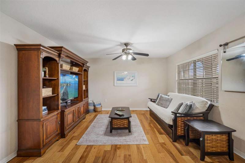 2 bedroom Condominium at 6100 Gulfport Boulevard #402, Golfview I Condo, Gulfport — photo 4