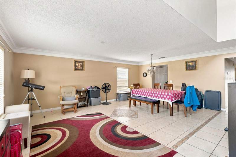 4 bedroom Single Family Residence at 347 Velveteen Place, Trails Unit 1, Chuluota — photo 3