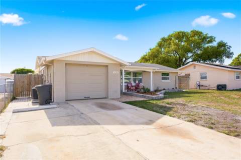11205 Glover Road, Port Richey FL - photo 6 of 48
