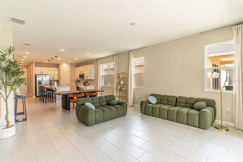 4 bedroom Single Family Residence at 148 Hilltop Bloom Loop, Seasons At Hilltop, Haines City — photo 2