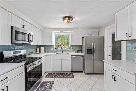 10914 Oakdale Avenue, Port Richey FL - photo 18 of 54