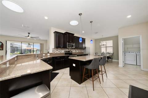 4303 Summer Breeze Way, Kissimmee FL - photo 10 of 44