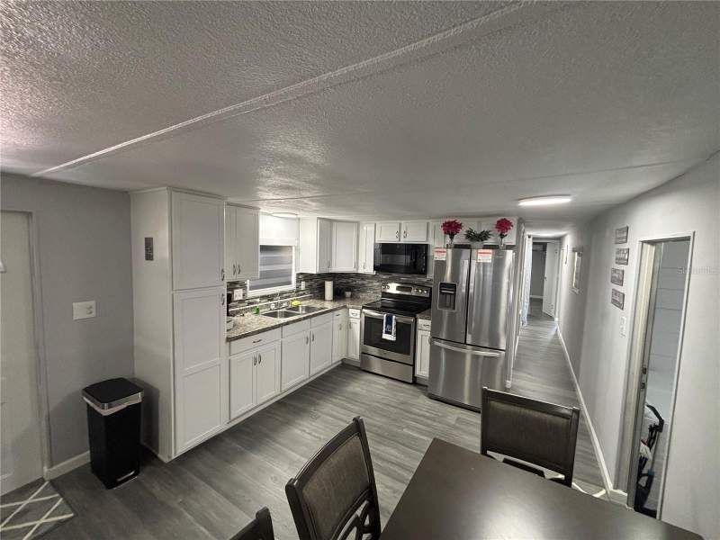 2 bedroom Mobile Home at 6141 SW 57th Court, Bahia Oaks Un 01, Ocala — photo 4