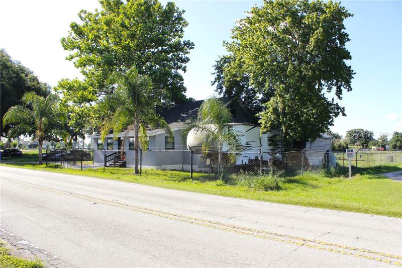 4 bedroom Single Family Residence at 2207 Sparkman Road, Zzz | Unplatted, Plant City — photo 3