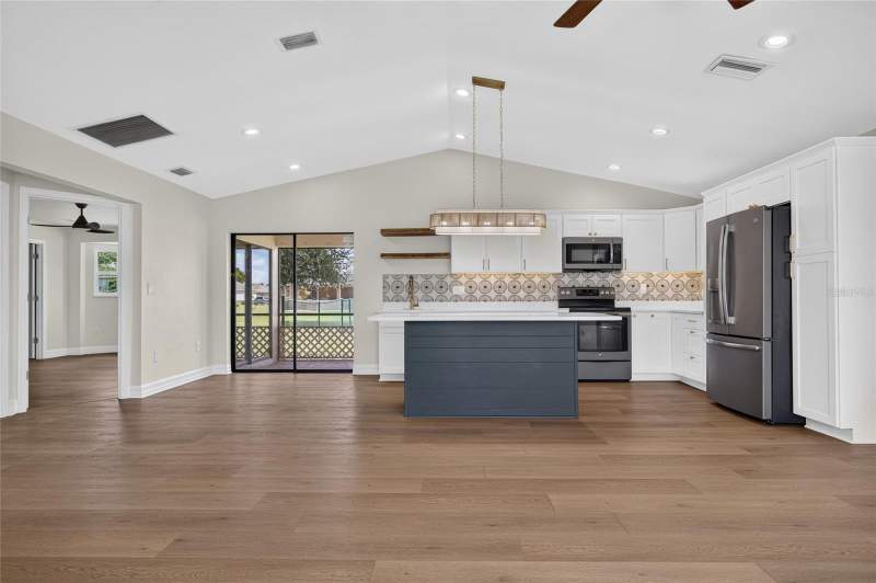 3 bedroom Single Family Residence at 251 Barcelona Street, Punta Gorda Isles Sec 20, Punta Gorda — photo 4