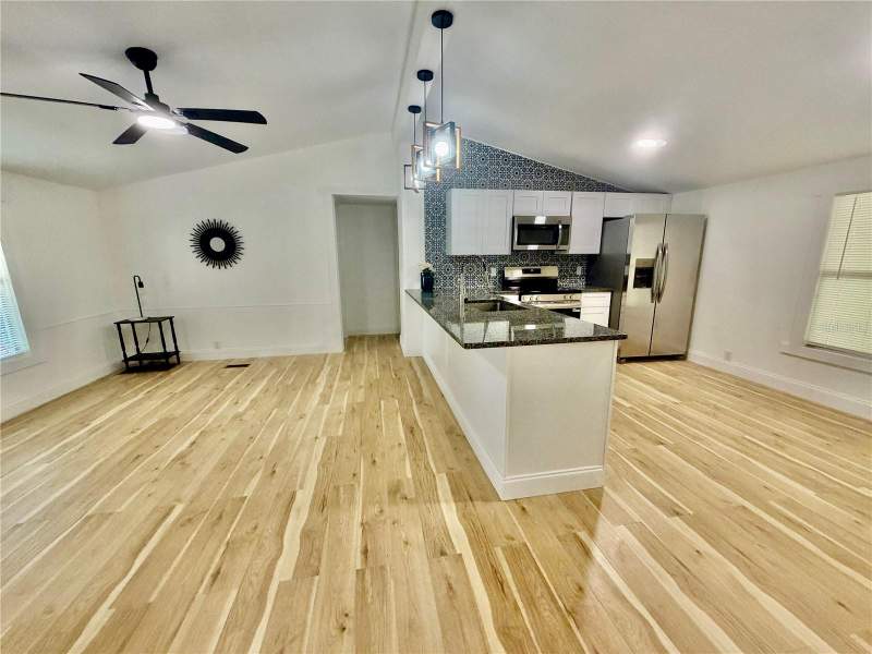 3 bedroom Manufactured Home at 31638 Lake Drive, Unincorporated, Eustis — photo 5