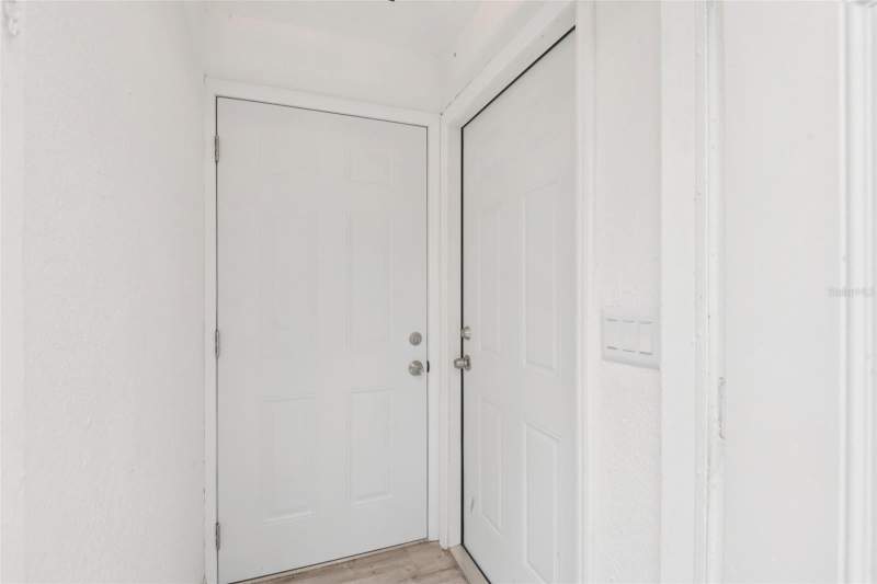 5 bedroom Single Family Residence at 9404 N Mulberry Street, Fairview Terrace, Tampa — photo 2