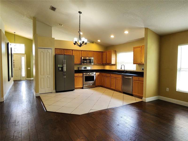 3 bedroom Single Family Residence at 30702 Iverson Drive, Meadow Pointe Prcl 18 Unit 01 & 03, Wesley Chapel — photo 4