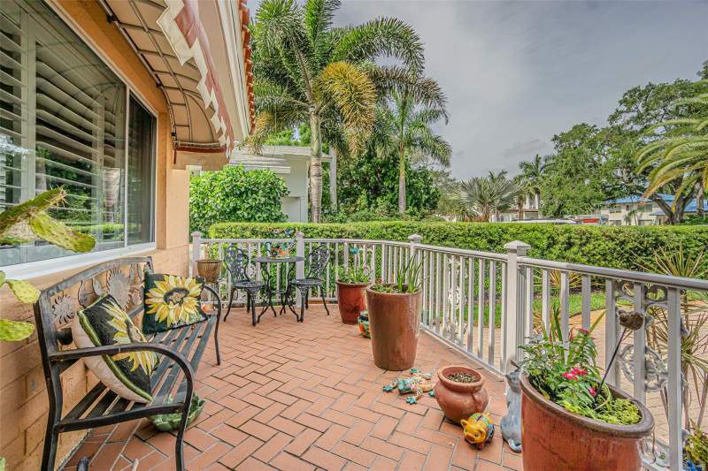 3 bedroom Single Family Residence at 243 SNELL ISLE BOULEVARD, SNELL ISLE BRIGHTWATERS REP. PTS. OF SEC. 1 AND 2, ST PETERSBURG — photo 5