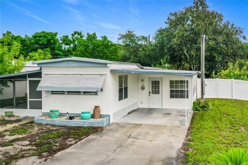 1514 RIDGE ROAD home for sale in Tavares Mobile Home Estates Homes for Sale: 4 Homes, From $123K