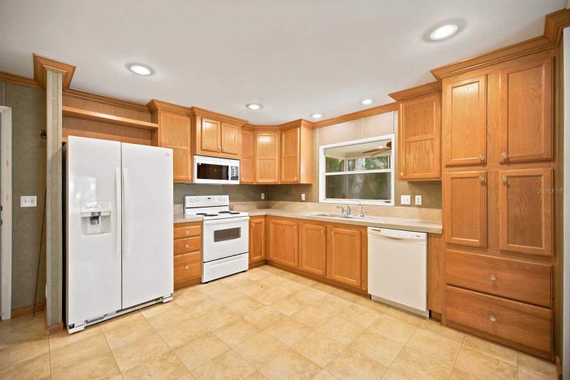 4 bedroom Manufactured Home at 22925 SW 117th Street, River Retreats, Dunnellon — photo 2