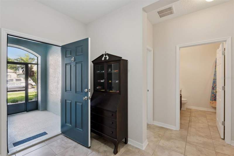 4 bedroom Single Family Residence at 1120 White Water Bay Drive, Waterside Pointe, Groveland — photo 4