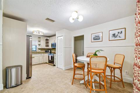 10503 Nile Court, Tampa FL - photo 12 of 46