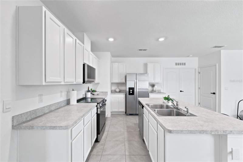 3 bedroom Single Family Residence at 2733 Reddish Egret Bend, Villages At Harmony Ph 2A, Harmony — photo 5