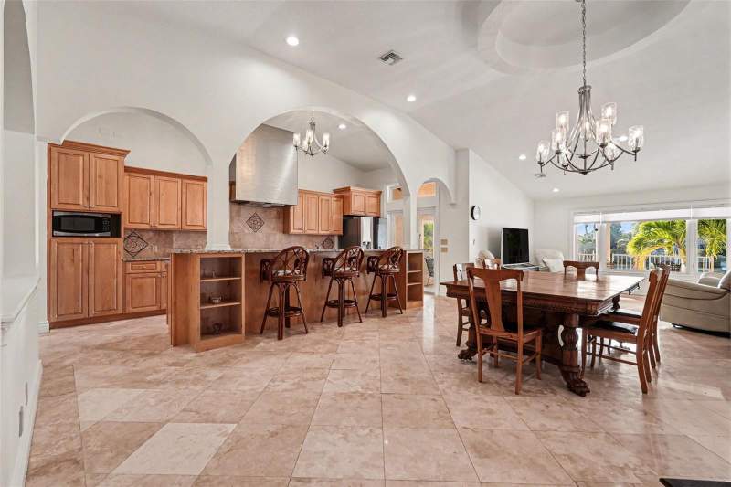 3 bedroom Single Family Residence at 840 3rd Avenue, Sands Point, Tierra Verde — photo 5