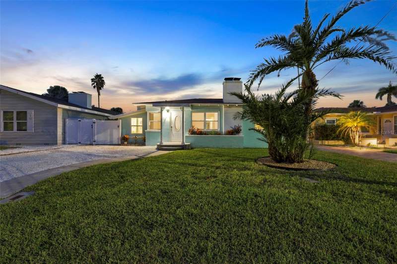 3 bedroom Single Family Residence at 15424 2nd Street, Lone Palm Beach 4th Add, Madeira Beach — photo 3