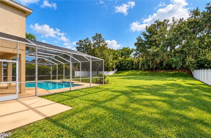 4 bedroom Single Family Residence at 5104 Whispering Leaf Trail, Twin Lakes Parcels D1 D3 & E, Valrico — photo 3