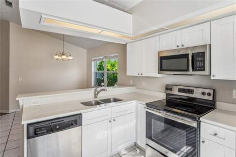 652 Sand Ridge Drive, Valrico FL - photo 7 of 25