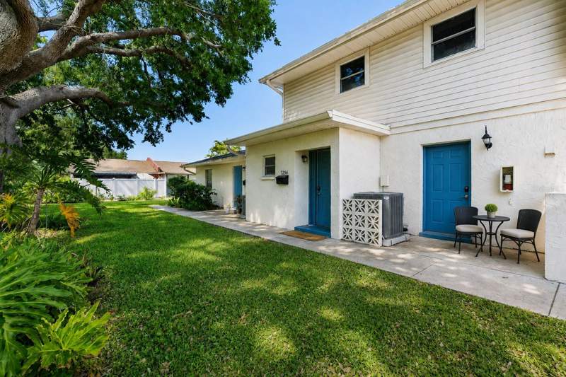 7256 MOFFATT LANE home for sale in Townhouses At Bonnie Bay Condo
