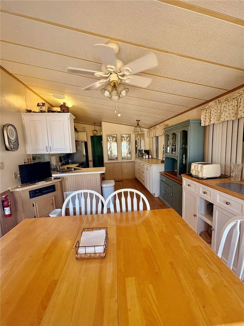 1 bedroom Manufactured Home at 45 Silversides Street, Saddlebag Lake Resort, Lake Wales — photo 5