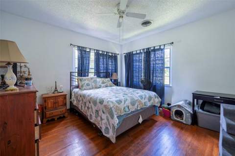 502 Wolfe Street, Wildwood FL - photo 12 of 22