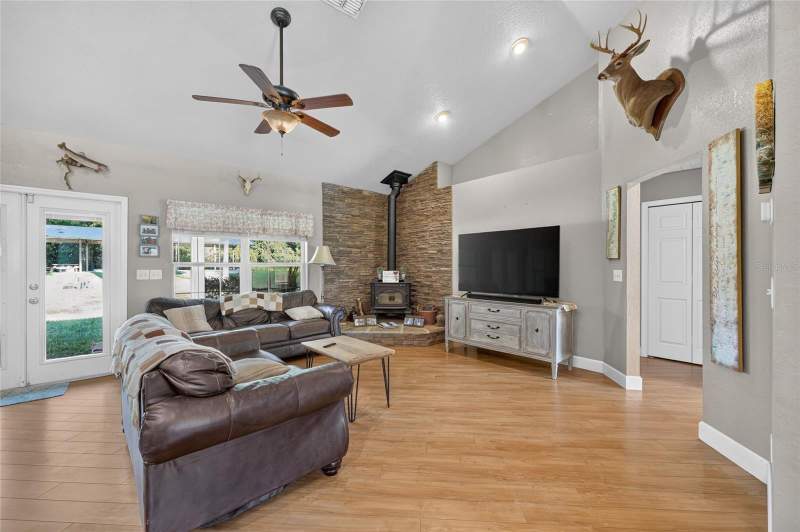 3 bedroom Single Family Residence at 13930 NE 41st Terrace, Meadowbrook Ranches Add 01, Anthony — photo 4