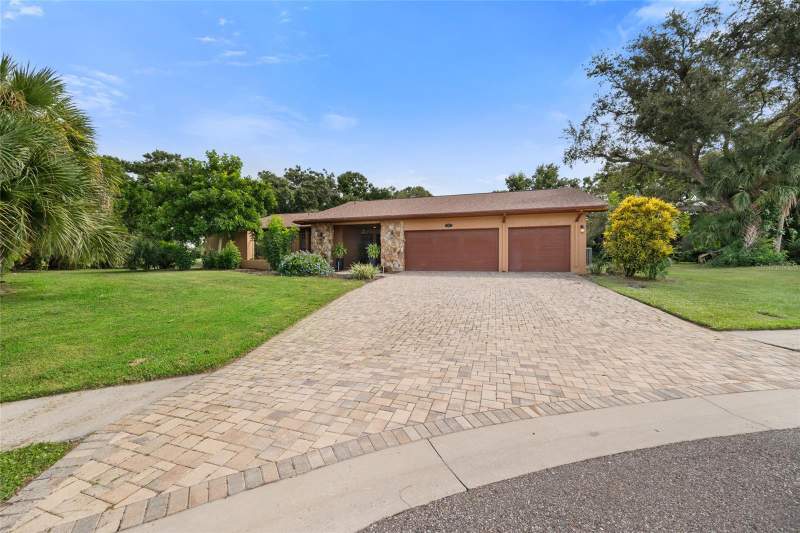 4 bedroom Single Family Residence at 2674 Concorde Court, Clubhouse Estates Of Countryside, Clearwater — photo 2