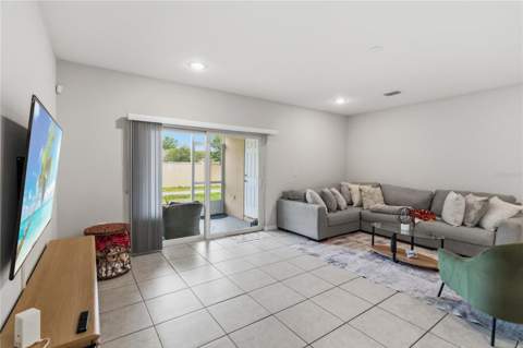 4729 Coral Castle Drive, Kissimmee FL - photo 9 of 32