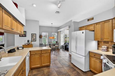 5036 Sawgrass Lake Circle, Leesburg FL - photo 12 of 48