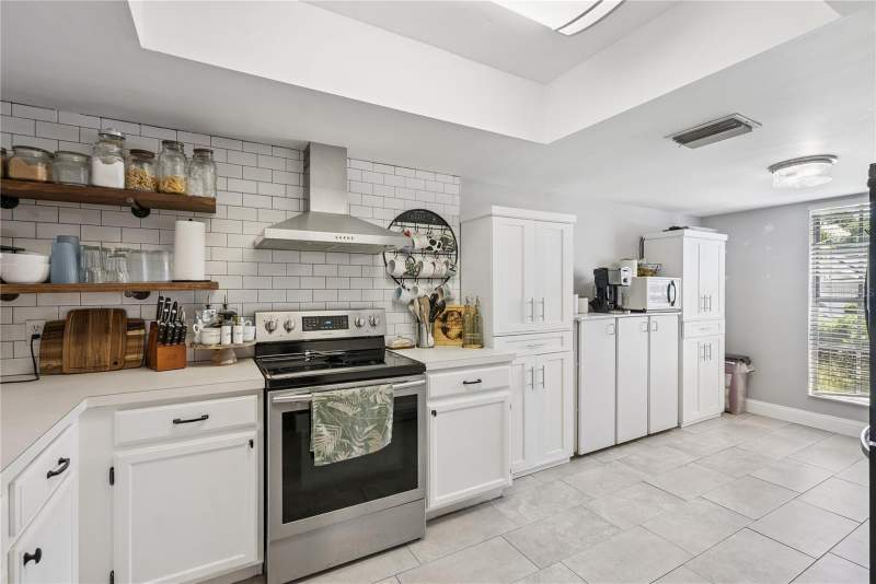 3 bedroom Single Family Residence at 1009 McCully Court, Alafaya Woods Ph 12A, Oviedo — photo 5